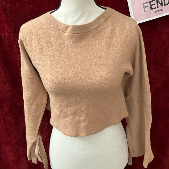 Wilfred Sweater 🌸 - Picture 1 of 9